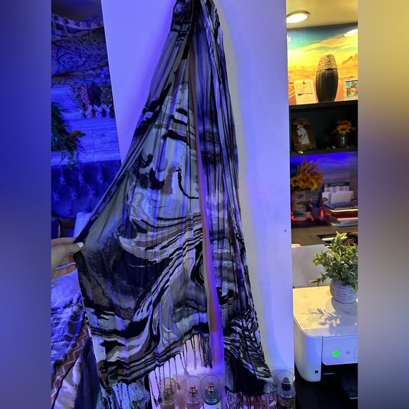 scarf bundle black and black and white scarfs - Picture 2 of 2